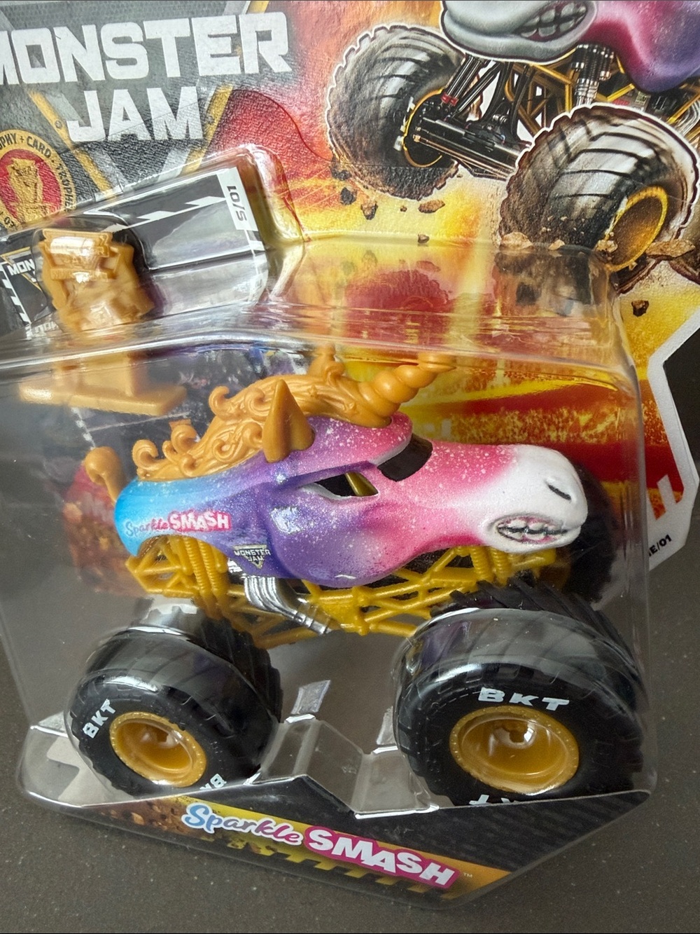 NEW SPIN MASTER 2026 MONSTER JAM GOLD TROPHY CARD SERIES 1 complete set - Picture 2 of 10